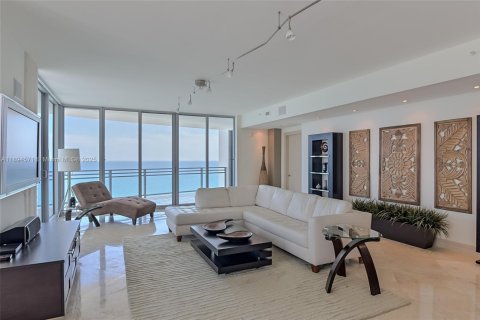 Copropriété à louer à Hollywood, Floride: 3 chambres, 257.99 m2 № 2169858 - photo 17