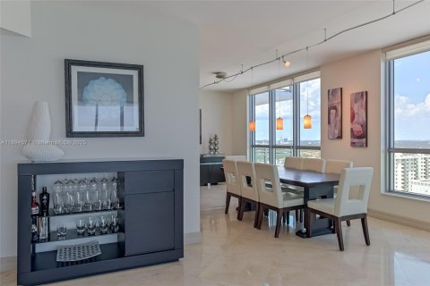 Copropriété à louer à Hollywood, Floride: 3 chambres, 257.99 m2 № 2169858 - photo 16