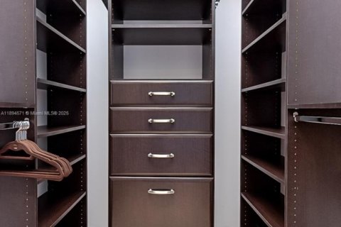 Copropriété à louer à Hollywood, Floride: 3 chambres, 257.99 m2 № 2169858 - photo 29