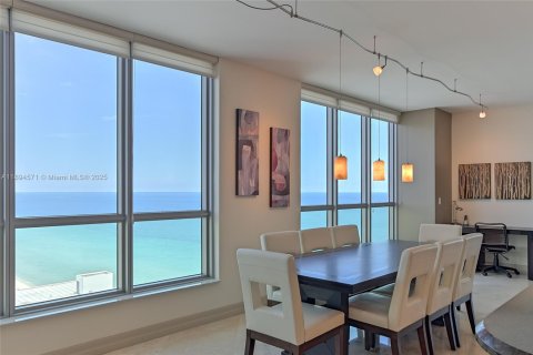 Copropriété à louer à Hollywood, Floride: 3 chambres, 257.99 m2 № 2169858 - photo 13