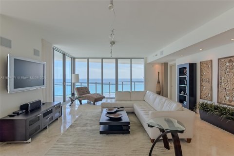 Copropriété à louer à Hollywood, Floride: 3 chambres, 257.99 m2 № 2169858 - photo 18