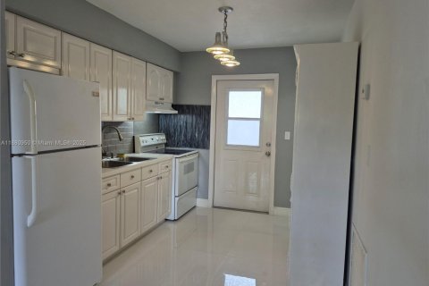 Villa ou maison à louer à Dania Beach, Floride: 3 chambres, 164.34 m2 № 1924632 - photo 9