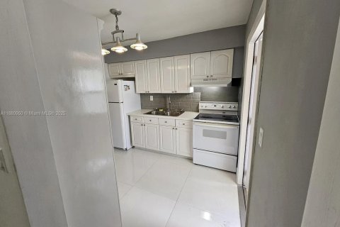 Villa ou maison à louer à Dania Beach, Floride: 3 chambres, 164.34 m2 № 1924632 - photo 11