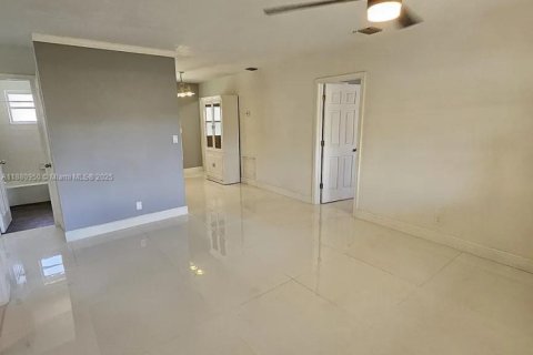 Villa ou maison à louer à Dania Beach, Floride: 3 chambres, 164.34 m2 № 1924632 - photo 13