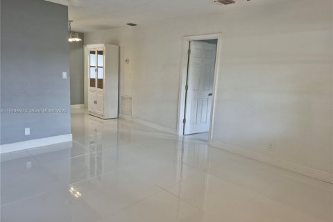 Villa ou maison à louer à Dania Beach, Floride: 3 chambres, 164.34 m2 № 1924632 - photo 12