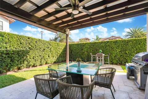 Casa en venta en Doral, Florida, 4 dormitorios, 236.71 m2 № 2289152 - foto 11