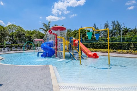 Casa en venta en Doral, Florida, 4 dormitorios, 236.71 m2 № 2289152 - foto 19