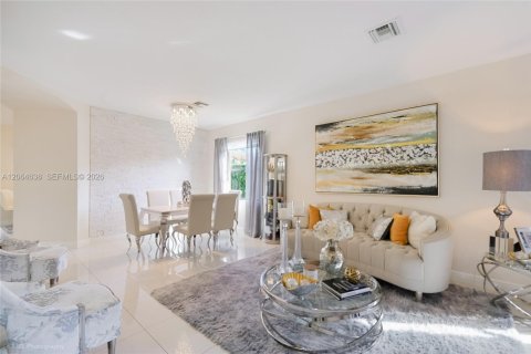 Casa en venta en Doral, Florida, 4 dormitorios, 236.71 m2 № 2289152 - foto 4
