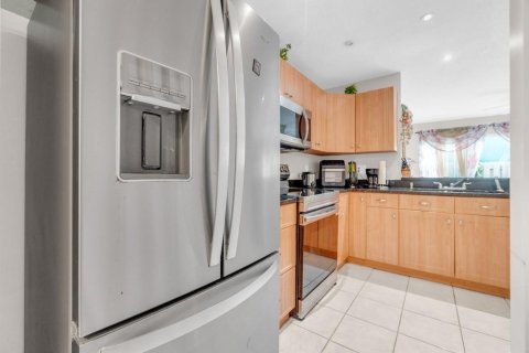 Adosado en venta en Sunrise, Florida, 3 dormitorios, 134.15 m2 № 2259941 - foto 2