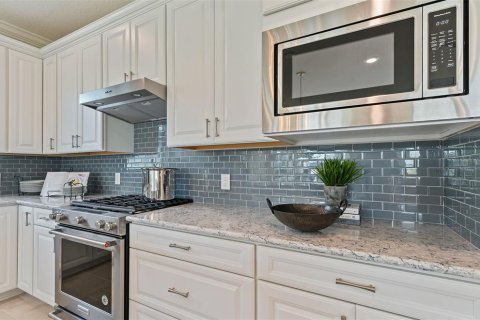 Casa en venta en Kissimmee, Florida, 2 dormitorios, 155.15 m2 № 1870408 - foto 6
