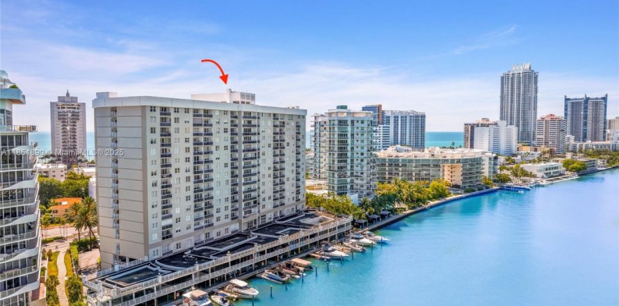Condominio en Miami Beach, Florida, 1 dormitorio № 1877520