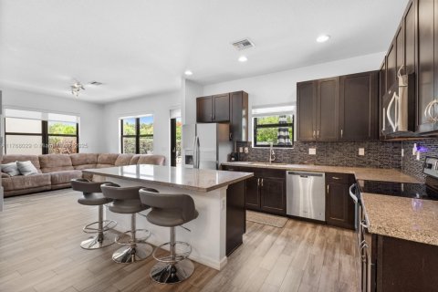 Casa en venta en Miami, Florida, 3 dormitorios, 182.55 m2 № 1708473 - foto 14