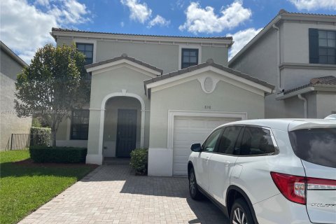 Casa en venta en Miami, Florida, 3 dormitorios, 182.55 m2 № 1708473 - foto 2