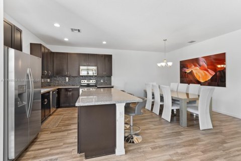 Casa en venta en Miami, Florida, 3 dormitorios, 182.55 m2 № 1708473 - foto 11