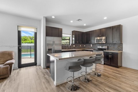 Casa en venta en Miami, Florida, 3 dormitorios, 182.55 m2 № 1708473 - foto 12