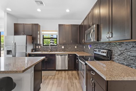 Casa en venta en Miami, Florida, 3 dormitorios, 182.55 m2 № 1708473 - foto 13