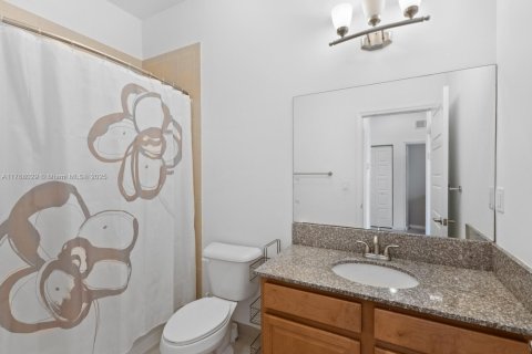 Casa en venta en Miami, Florida, 3 dormitorios, 182.55 m2 № 1708473 - foto 20