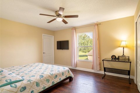 House in Sorrento, Florida 4 bedrooms, 309.92 sq.m. № 1913663 - photo 24