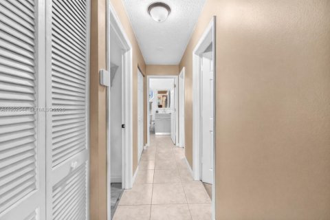 Купить виллу или дом в Майами, Флорида 4 спальни, 179.77м2, № 2007460 - фото 14