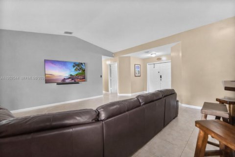 Купить виллу или дом в Майами, Флорида 4 спальни, 179.77м2, № 2007460 - фото 9