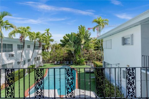 Appartement à louer à Bay Harbor Islands, Floride: 2 chambres, 92.9 m2 № 2184549 - photo 14