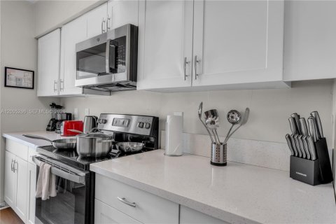 Appartement à louer à Bay Harbor Islands, Floride: 2 chambres, 92.9 m2 № 2184549 - photo 11