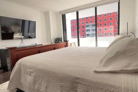Condo in Miami, Florida, 3 bedrooms № 1964928 - photo 26