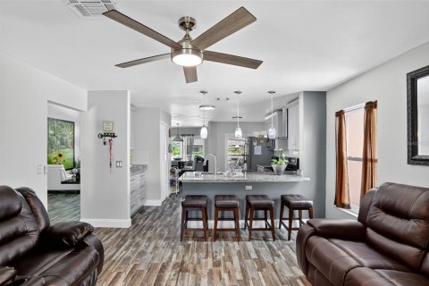 Casa en venta en Kissimmee, Florida, 4 dormitorios, 191.47 m2 № 1852814 - foto 7