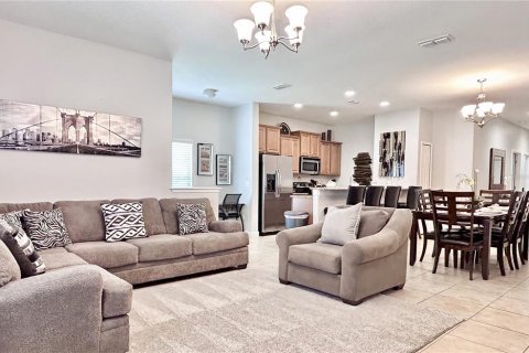 Townhouse in Kissimmee, Florida 5 bedrooms, 188.03 sq.m. № 1433620 - photo 7