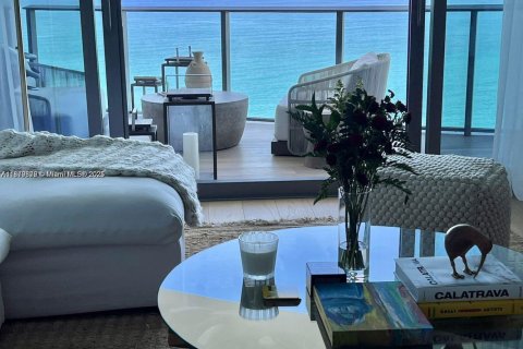 Condominio en alquiler en Sunny Isles Beach, Florida, 2 dormitorios, 134.43 m2 № 1895533 - foto 2