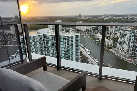 Condominio en alquiler en Sunny Isles Beach, Florida, 2 dormitorios, 134.43 m2 № 1895533 - foto 9