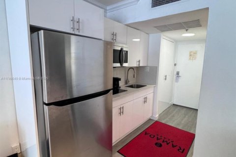 Copropriété à vendre à Sunny Isles Beach, Floride: 39.02 m2 № 1936837 - photo 2