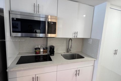 Copropriété à vendre à Sunny Isles Beach, Floride: 39.02 m2 № 1936837 - photo 3