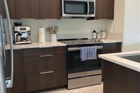 Condo in Doral, Florida, 2 bedrooms № 2019871 - photo 8