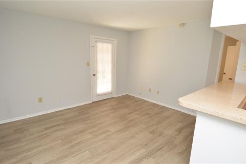 Condo in Tampa, Florida, 1 bedroom  № 1914732 - photo 16