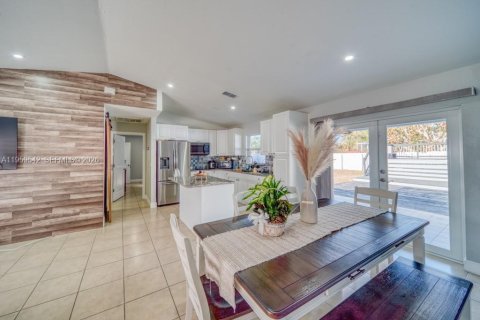 Купить виллу или дом в Кейп-Корал, Флорида 3 спальни, 112.69м2, № 2026695 - фото 16