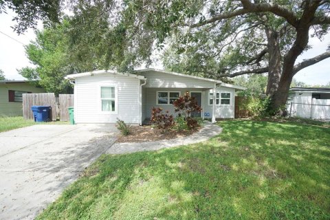 Villa ou maison à Tampa, Floride 3 chambres, 97.92 m2 № 2405088