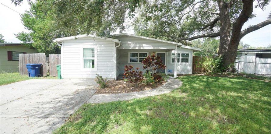Villa ou maison à Tampa, Floride 3 chambres, 97.92 m2 № 2405088