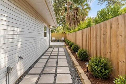 Villa ou maison à louer à Tampa, Floride: 3 chambres, 97.92 m2 № 2405088 - photo 17