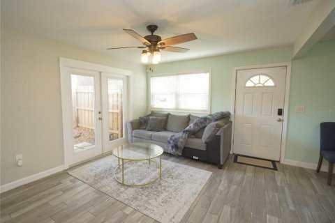 Villa ou maison à louer à Tampa, Floride: 3 chambres, 97.92 m2 № 2405088 - photo 8