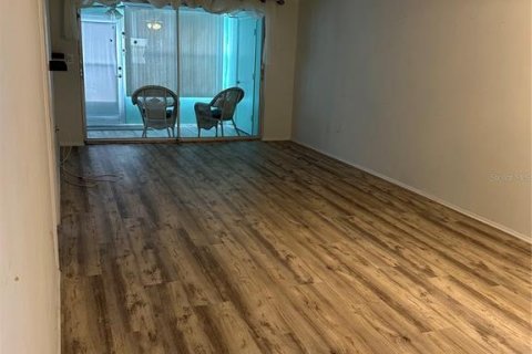 Condominio en venta en New Port Richey, Florida, 2 dormitorios, 82.5 m2 № 1538542 - foto 9