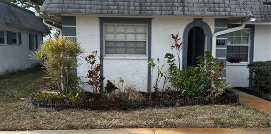 Condominio en New Port Richey, Florida, 2 dormitorios  № 1538542