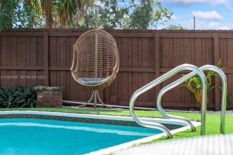 Снять в аренду виллу или дом в Холливуд, Флорида 4 спальни, 198.9м2, № 2034723 - фото 7