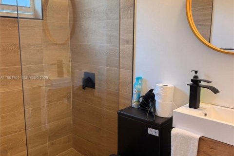 Снять в аренду виллу или дом в Холливуд, Флорида 4 спальни, 198.9м2, № 2034723 - фото 15