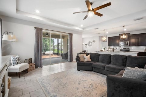 House in Brandon, Florida 4 bedrooms, 259.94 sq.m. № 1784376 - photo 5
