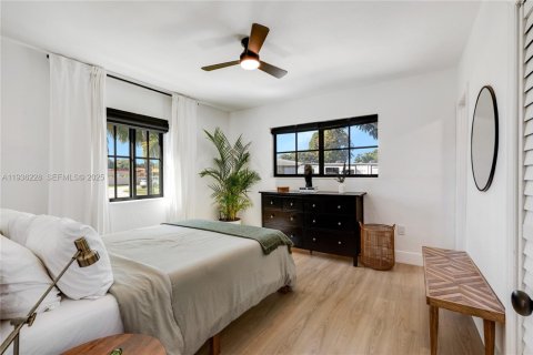 Villa ou maison à vendre à Miami, Floride: 3 chambres, 121.79 m2 № 1994794 - photo 15