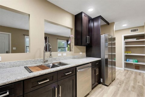 House in Port Charlotte, Florida 3 bedrooms, 122.82 sq.m. № 1840005 - photo 15