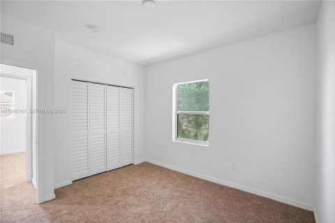 Townhouse in Palm Springs, Florida 3 bedrooms, 143.35 sq.m. № 2152849 - photo 24