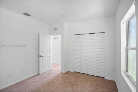 Townhouse in Palm Springs, Florida 3 bedrooms, 143.35 sq.m. № 2152849 - photo 25