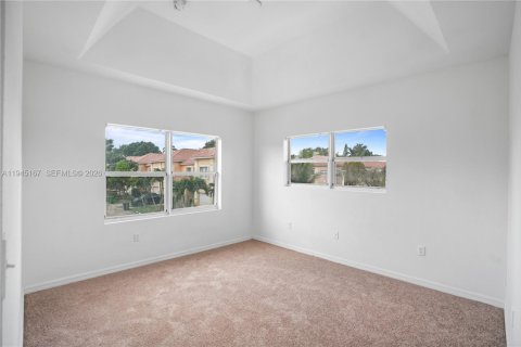 Townhouse in Palm Springs, Florida 3 bedrooms, 143.35 sq.m. № 2152849 - photo 21